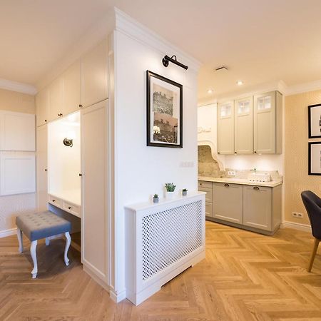 Lovely Apartment In The Heart Of Варшава Екстер'єр фото