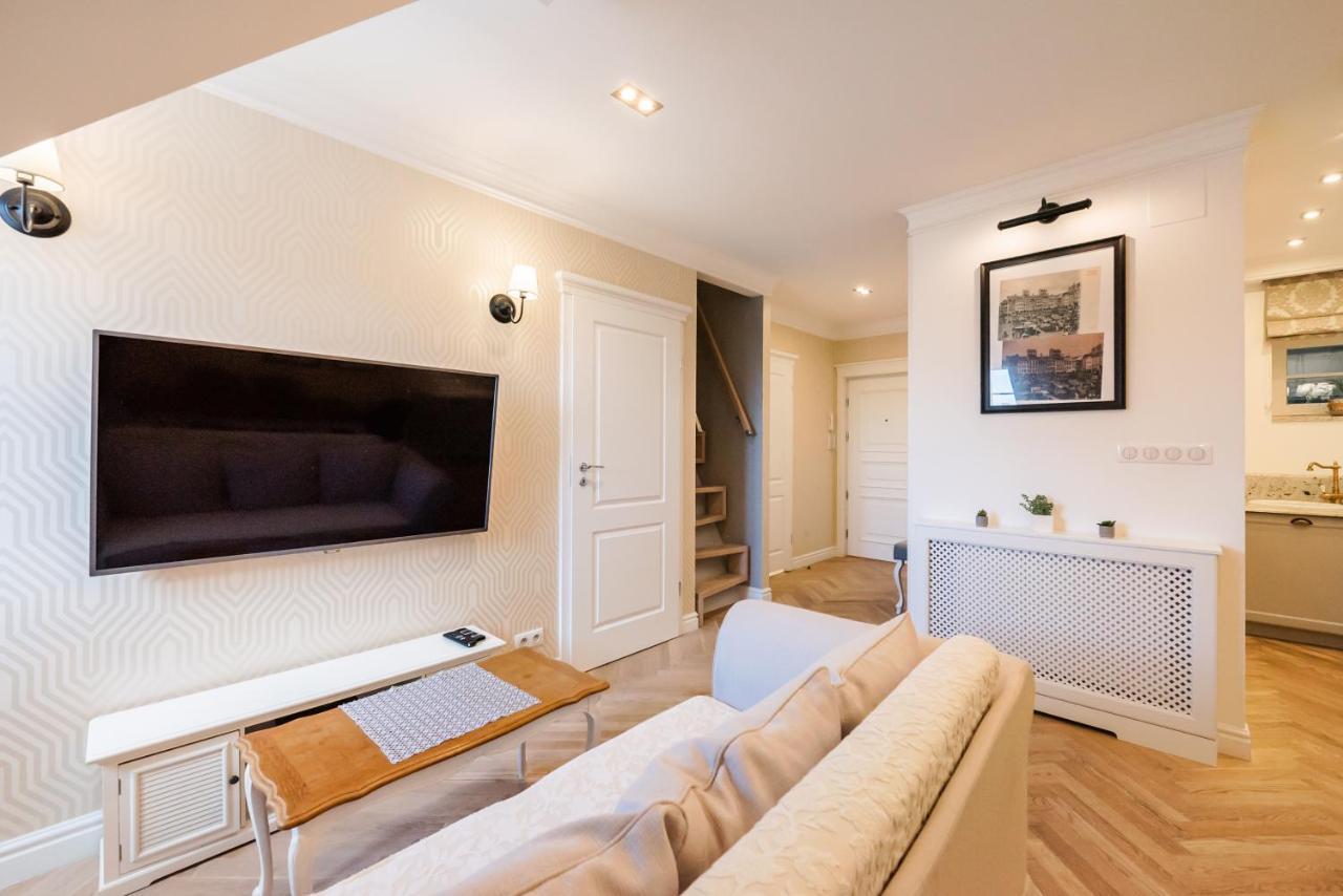 Lovely Apartment In The Heart Of Варшава Екстер'єр фото