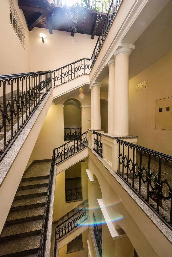 Lovely Apartment In The Heart Of Варшава Екстер'єр фото