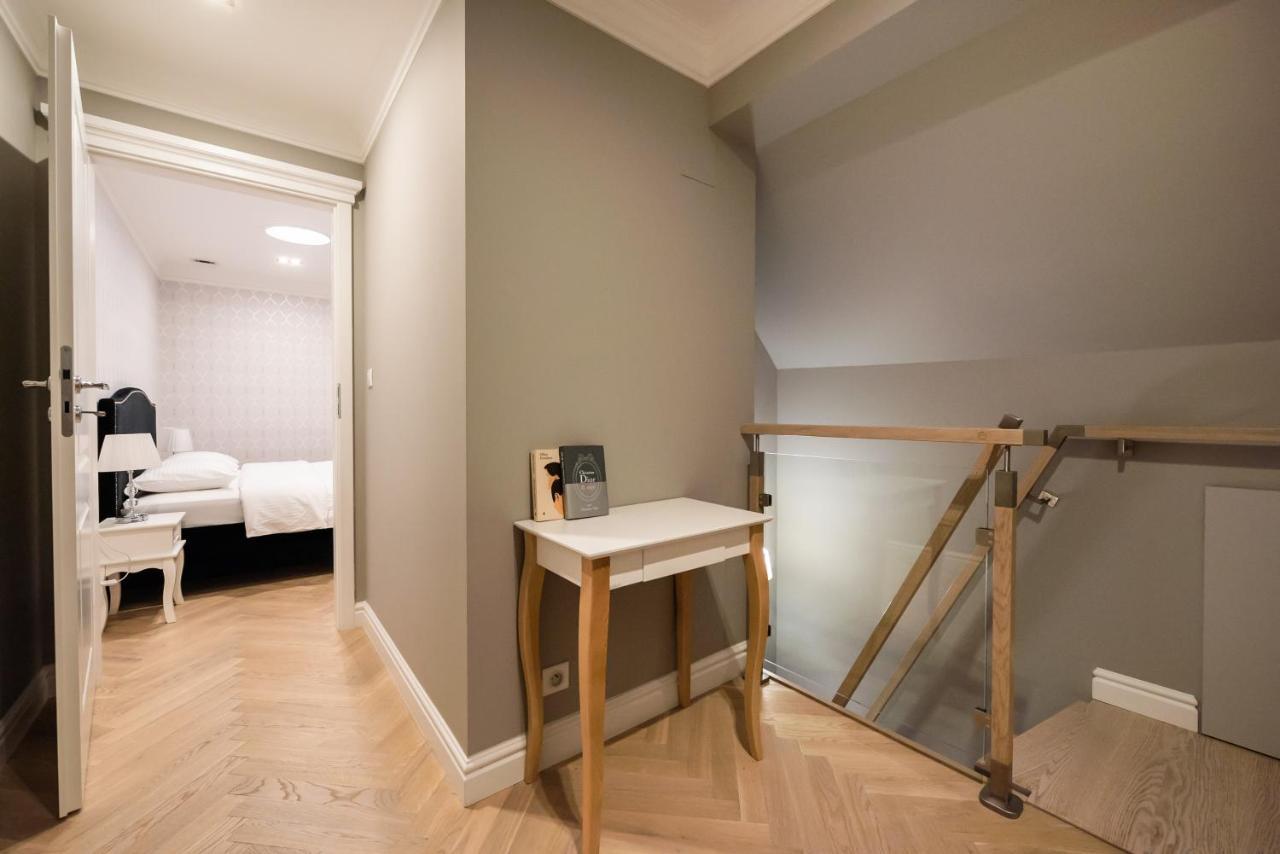 Lovely Apartment In The Heart Of Варшава Екстер'єр фото