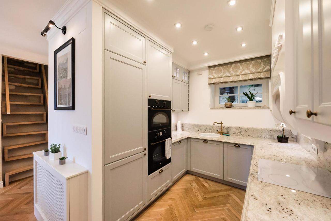 Lovely Apartment In The Heart Of Варшава Екстер'єр фото