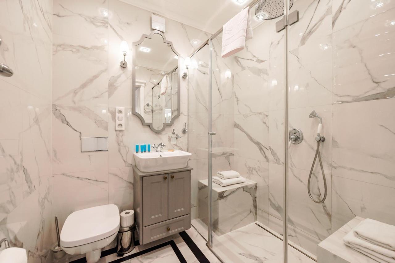 Lovely Apartment In The Heart Of Варшава Екстер'єр фото